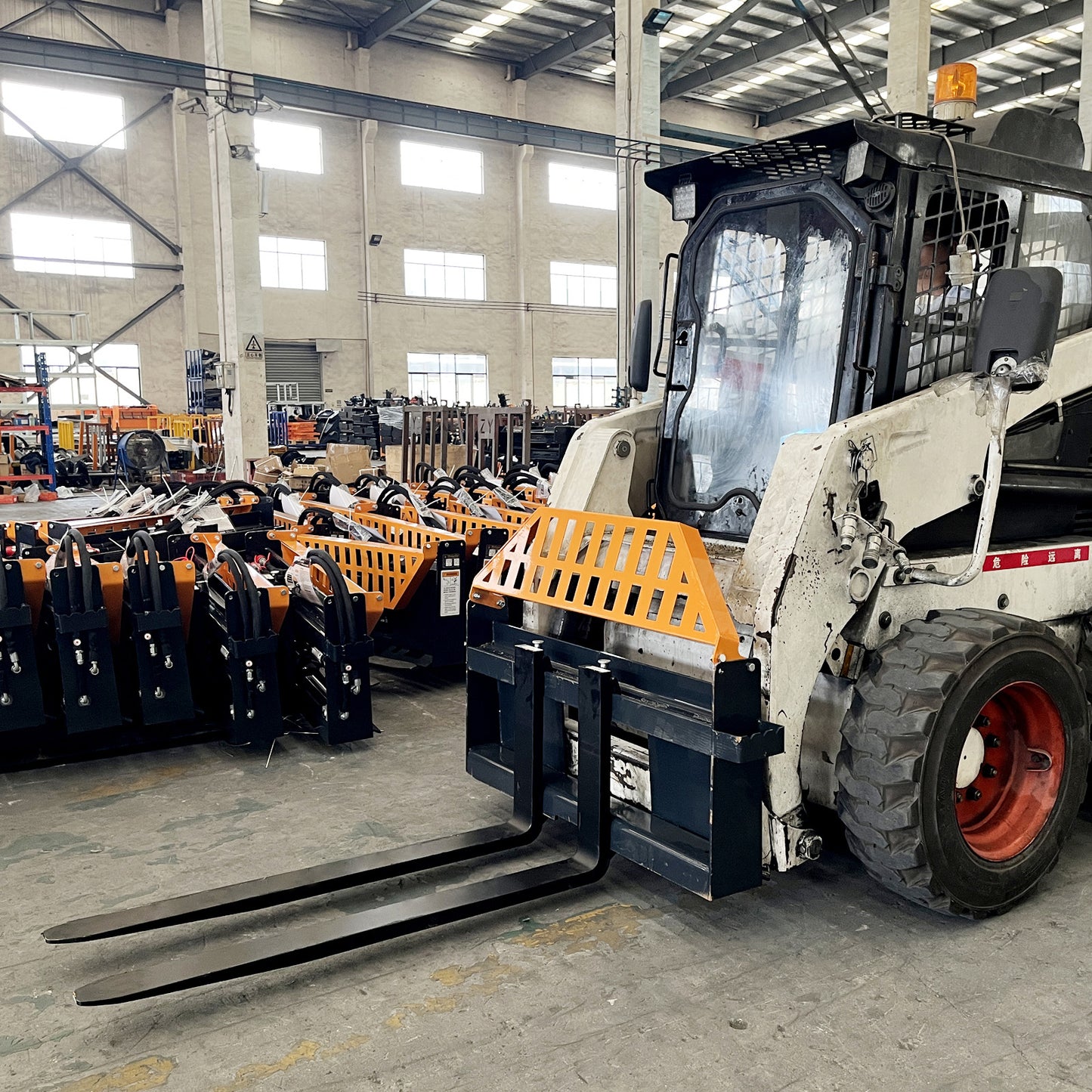 4000 lbs Pallet Forks for Skid Steer - Pallet Lifting - Material Transport Tool