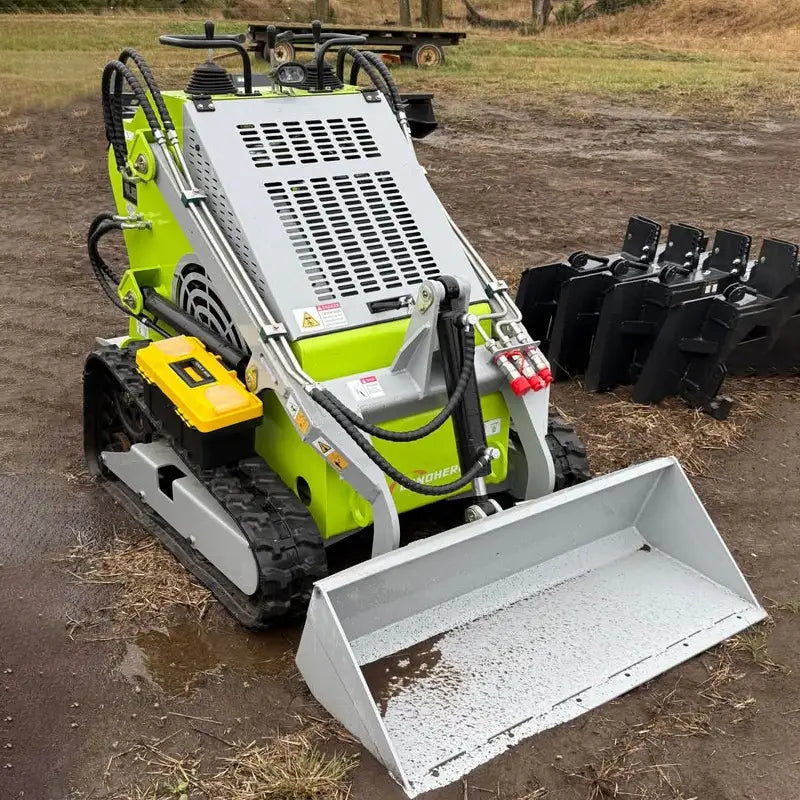 mini skid steer T460 frontal view